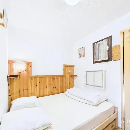 Confortable Aux Pieds Des Pistes, Proche Commerces Et Garderie